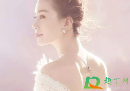 什么动作可以瘦背部1