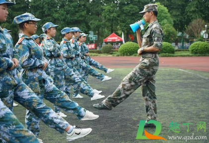 军训后能去看教官吗1