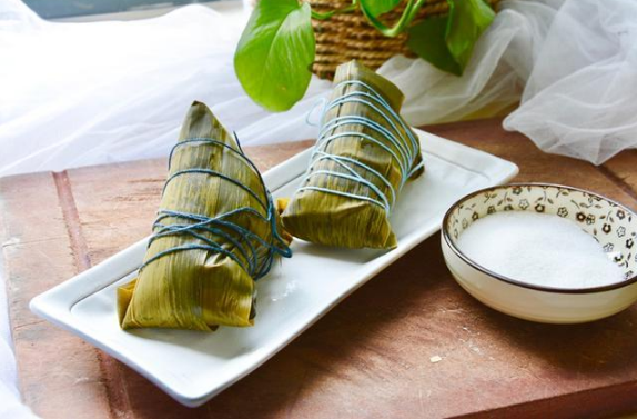 粽子可以放饭上面蒸吗1