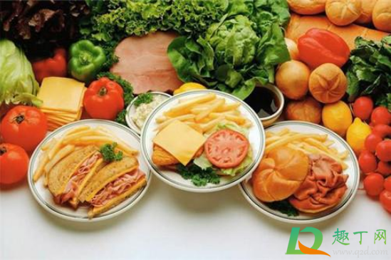 打新冠疫苗不吃饭有影响吗1