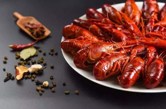 煮小龙虾的啤酒用冰的还是常温的1