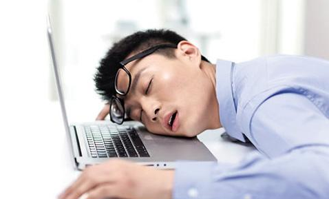长期熬夜突然正常作息身体感到不适想吐1
