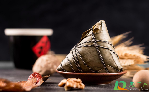 煮粽子水开之后要小火保持沸腾吗1