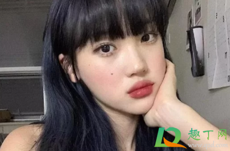 蓝黑色发绿是没有染好吗1