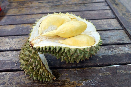 买榴莲送人是买一个还是一边1