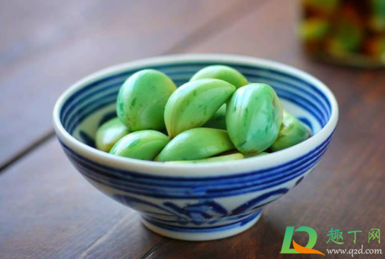  腊八蒜是蓝色还是绿色1