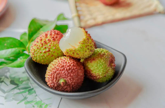 ​一次性吃大量荔枝有什么问题1