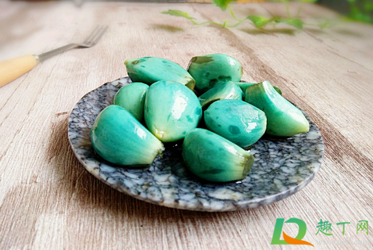  腊八蒜是蓝色还是绿色2