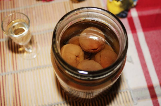 泡荔枝酒用黄糖好还是白糖2