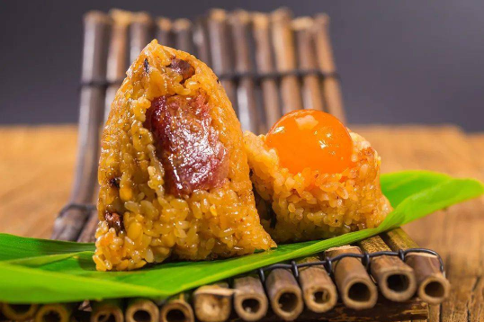 煮粽子用电饭煲还是汤锅好2