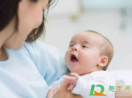 抓住手或手腕拽拉婴儿很危险2