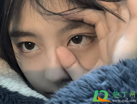 女人额头中间一条竖纹不能生儿子吗2