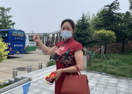 2021中考家长穿旗袍有必要吗2