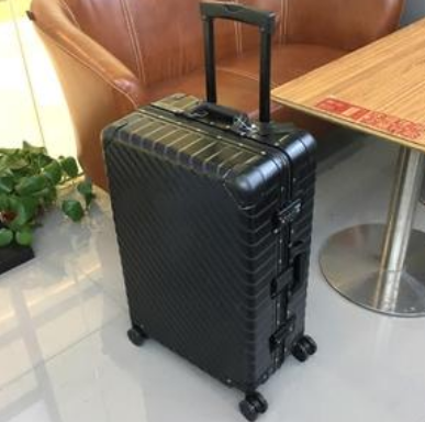 大一开学行李箱带多大的2