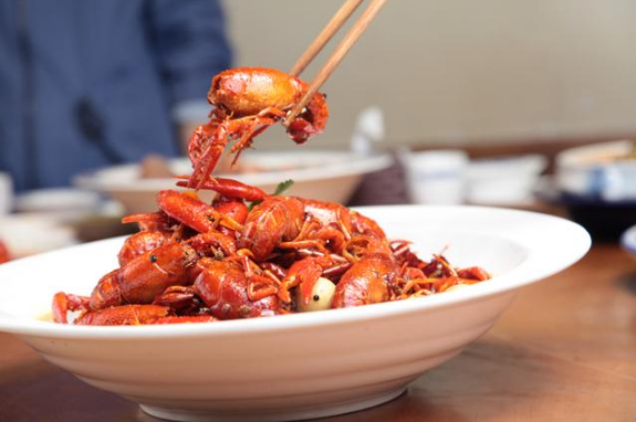 煮小龙虾是用清油料还是牛油料2