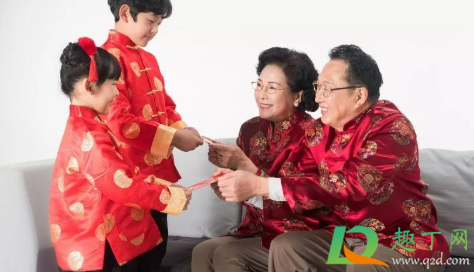 孩子拿着压岁钱乱花怎么办3
