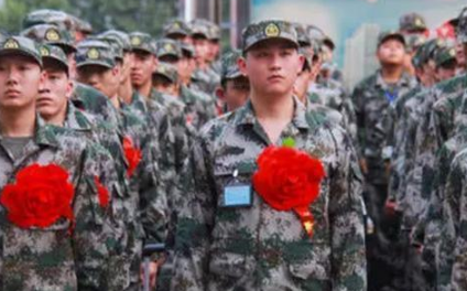大一当兵从学校走还是从家走3