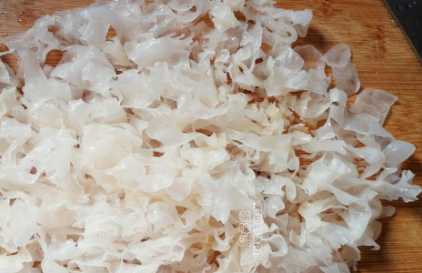 银耳发黄是什么原因影响使用吗3