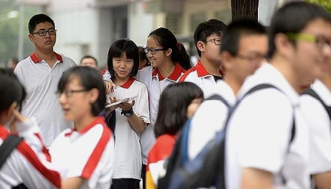 高三想复读但是学校不收咋办能自学吗3
