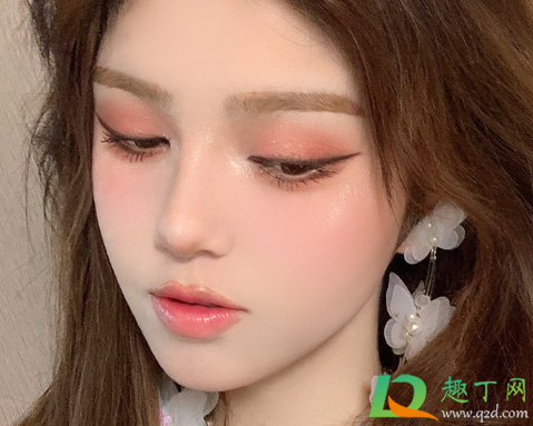 纹的眼线有点晕染怎么办3