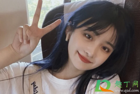 蓝黑色头发掉色过程8