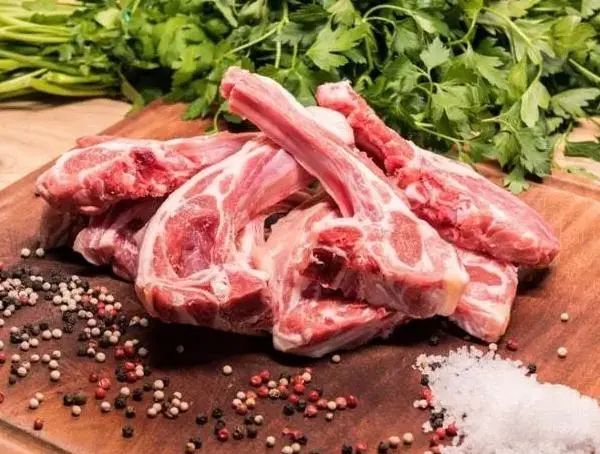 羊肉是高尿酸的发物吗？医生：不想肾走“下坡路”，少吃这5物