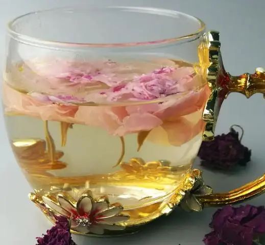 玫瑰花有“搭档”，搭配4物一起泡水喝，好处或能翻倍，不妨一试
