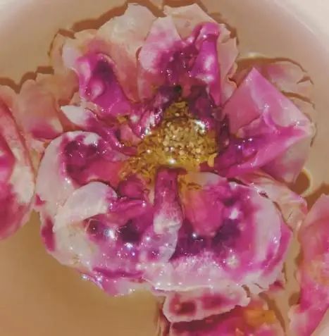 玫瑰花有“搭档”，搭配4物一起泡水喝，好处或能翻倍，不妨一试