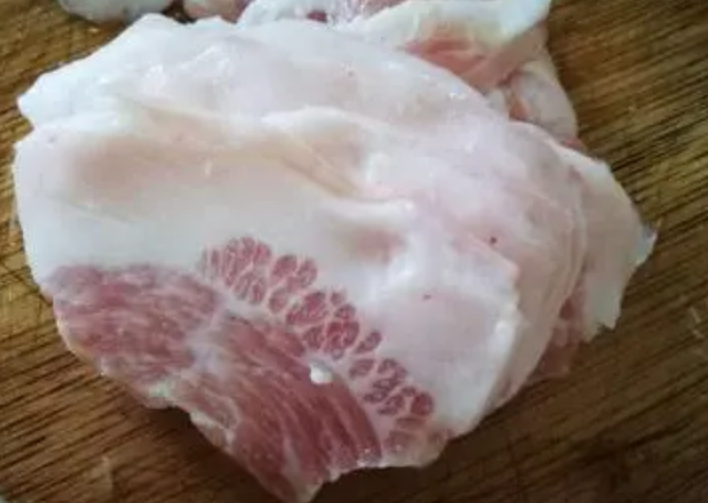减肥不能碰“花生”吗？提醒：若不想腰上长赘肉，忌6物，吃4果