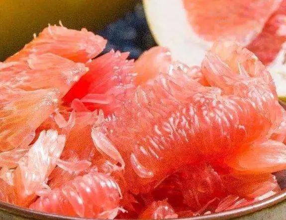 常吃柚子，6个好处或“不约而至”！但要牢记五个禁忌，不要犯错