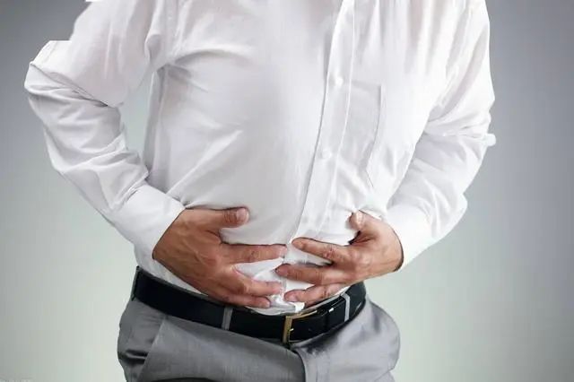 米饭二次加热会致癌？医生：真正不能加热的是这4种食物，要摒弃