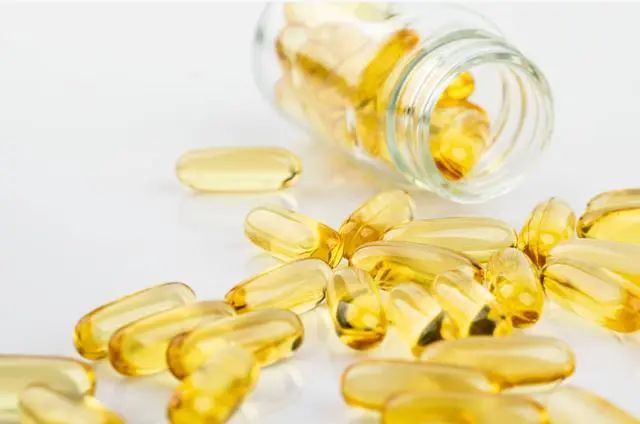 少碰4种维生素！研究发现：乱吃维生素的人，患癌风险增加30%！