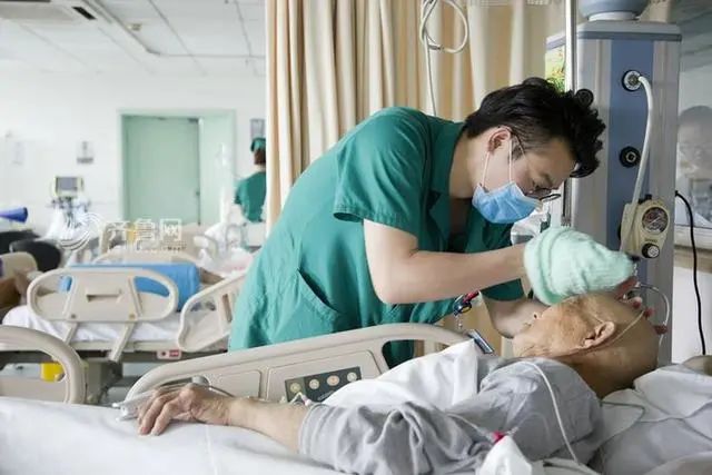 什么是“过度医疗”？专家呼吁：很多手术不该做，很多药也不该吃
