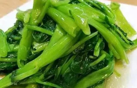 呼吁：7种蔬菜建议少吃或不吃，或会威胁健康，爱吃的人注意了