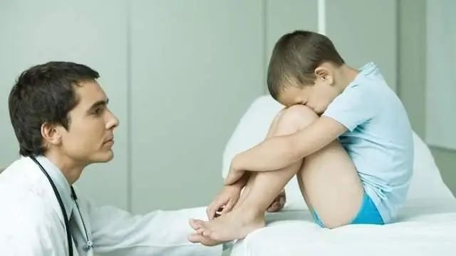 这些行为，真不会“催熟”孩子！性早熟的真正原因是这3个