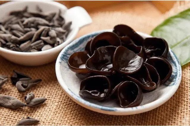 神经内科专家：脑梗来临，身体3个月前就有“暗示”，尽量早筛查
