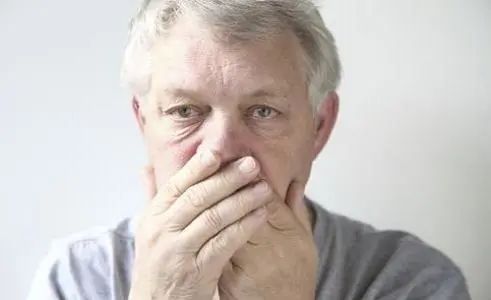 42岁男子不痛不痒，却查出肝癌，医生：身体这3处发臭，早做筛查