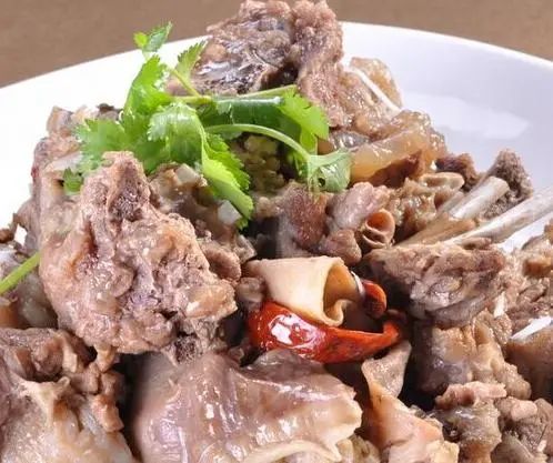 羊肉是癌症的“加速器”？医生提醒：这4种肉，请别再往嘴里塞