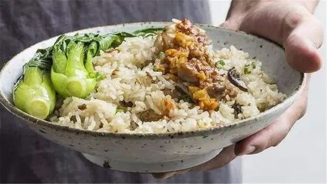 隔夜菜会致癌？医生坦言：除了这3类，其它菜或可以放心吃