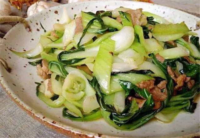 隔夜菜会致癌？医生坦言：除了这3类，其它菜或可以放心吃
