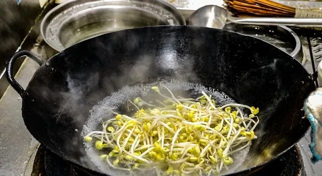 2月4号立春到，老传统：“躲3人，吃3样”，分别指的是什么？