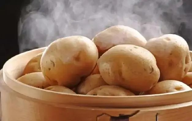 土豆，是糖尿病的“催化剂”吗？医生：控血糖，这7种蔬菜需少吃