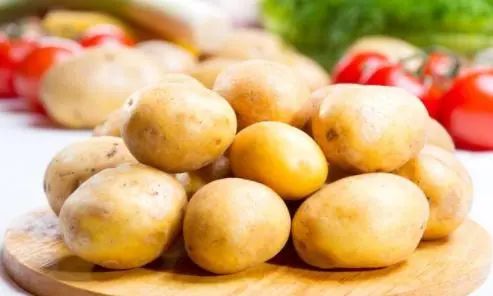 土豆，是糖尿病的“催化剂”吗？医生：控血糖，这7种蔬菜需少吃