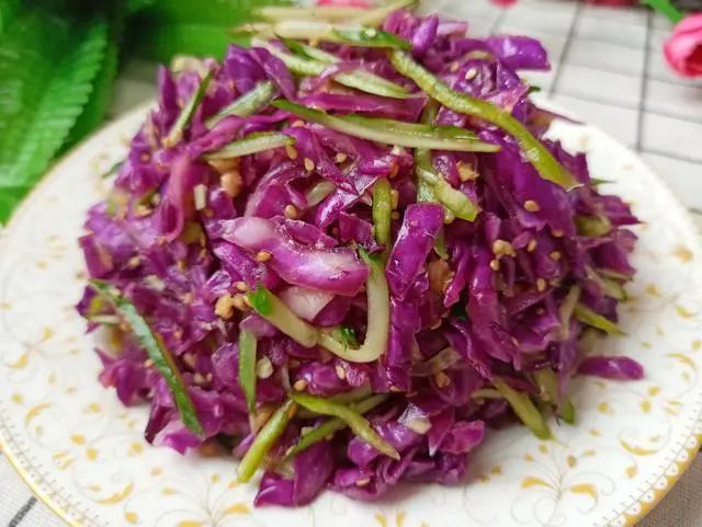 春节大鱼大肉时，别忽略了这道凉拌菜，爽口解腻，成本不过3块钱