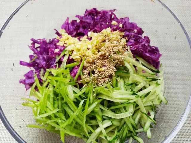 春节大鱼大肉时，别忽略了这道凉拌菜，爽口解腻，成本不过3块钱