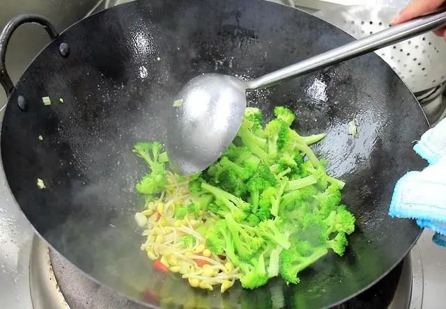 春节买菜，有钱没钱，别忘备齐6样，好吃又吉祥，兔年讨个好彩头