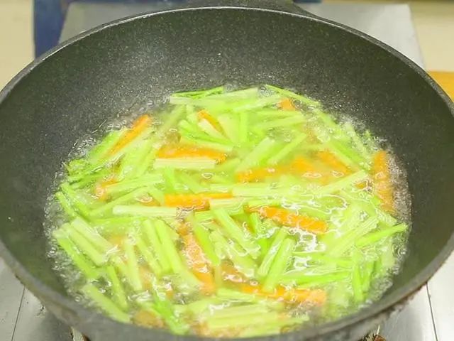 春节买菜，有钱没钱，别忘备齐6样，好吃又吉祥，兔年讨个好彩头