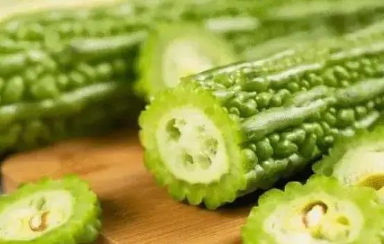 常吃苦瓜，好处或“不请自来”！但要牢记5个禁忌，别再犯错