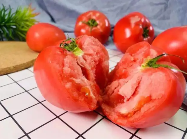 与西红柿相克的食物有哪些？两者最好不要一起食用，尽量引起重视