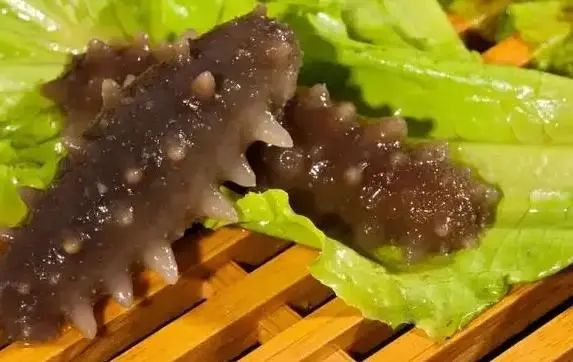 “石榴”不能随便吃？医生提醒：这5类人要注意，能不吃就不吃！